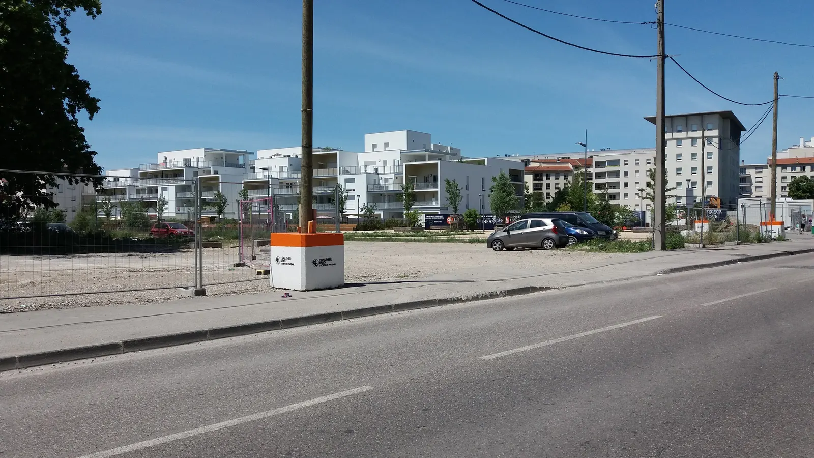 Des immeubles le long de l'avenue Roger-Salengro, aux Buers à Villeurbanne